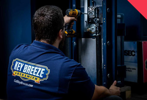 Key Breeze Locksmith In-Store Services: Custom Safe Design
